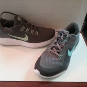 NIKE Gray Running Sneakers